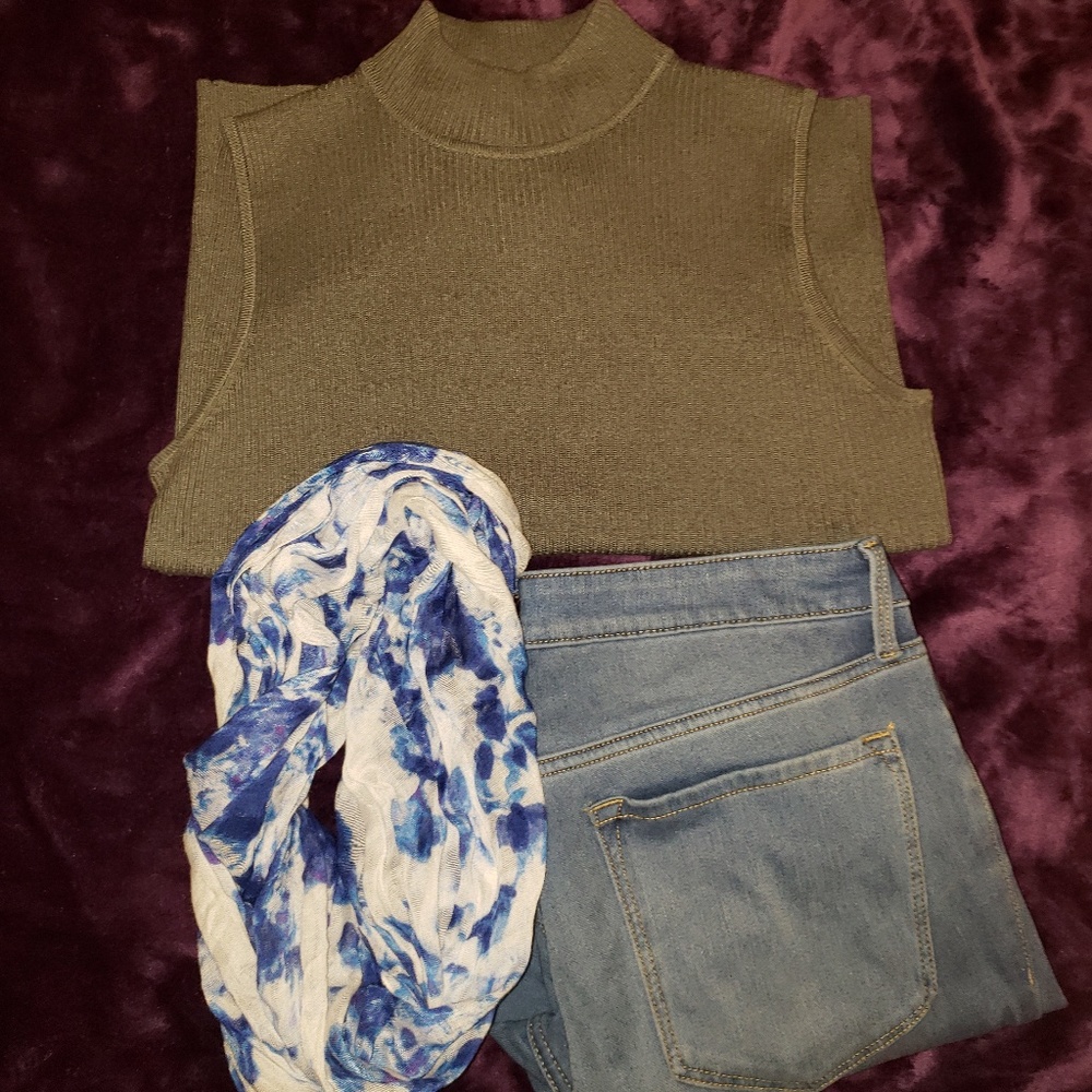Marbled Light Infinity Scarf - Picture 4 of 4